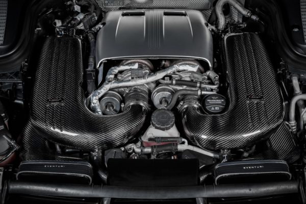 Alternative view of Eventuri Mercedes GLC63S Black Carbon Intake