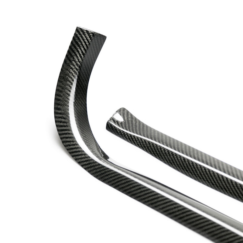 Seibon 09-10 Nissan GTR R35 OEM Style Carbon Fiber Door Sills Trim (Pair) - Image 4