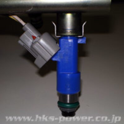 Alternative view of HKS 350z / 370z / G35 / G37 Top Feed High Impedance 545cc Fuel Injector (Only One Injector)