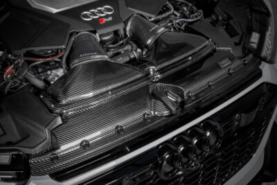 Alternative view of Eventuri Audi C8 RS6 / RS7 - Black Carbon Intake System - Gloss