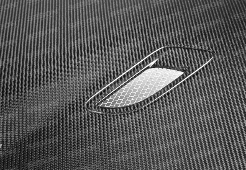 Seibon 10-12 BMW E92 2DR LCI BM Style Carbon Fiber Hood - Image 3