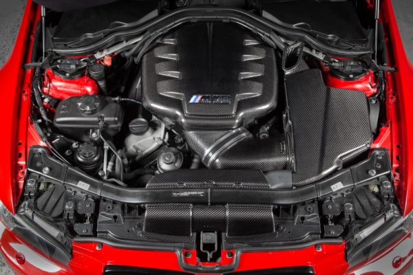 Alternative view of Eventuri BMW E9X M3 Carbon Duct Set - Gloss