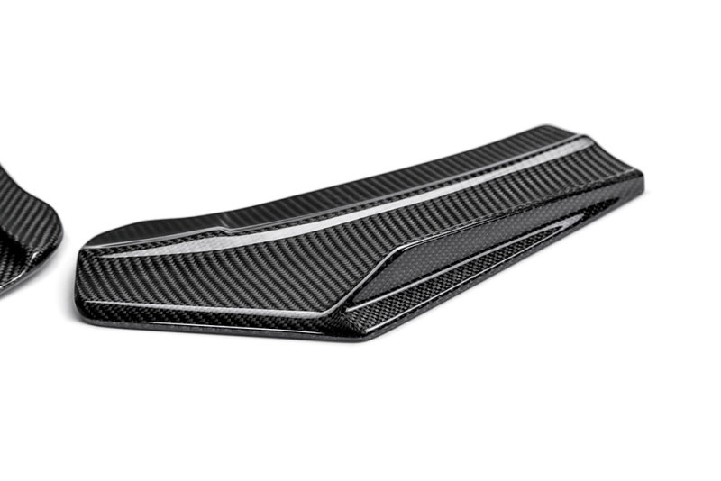 Seibon 16-17 Ford Focus RS SA-Style Carbon Fiber Rear Lip - Image 4