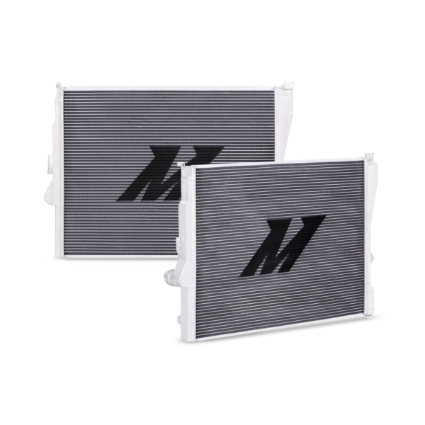 Alternative view of Mishimoto 99-06 BMW 323i/323i/328i/330i w/ Auto Transmission Performance Aluminum Radiator