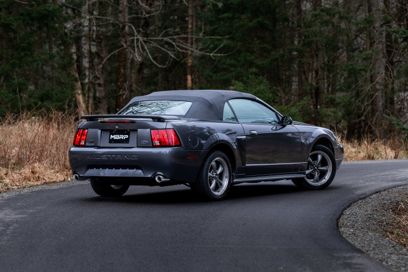 MBRP 99-04 Ford Mustang GT/Mach 1 2.5in Dual Split Rear AL Catback Exhaust w/ 3.5in Dual Wall Tips - Image 3