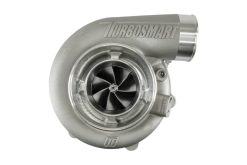 Alternative view of Turbosmart Oil Cooled 6870 T4 Flange Inlet V-Band Outlet A/R 0.96 External WG TS-1 Turbocharger