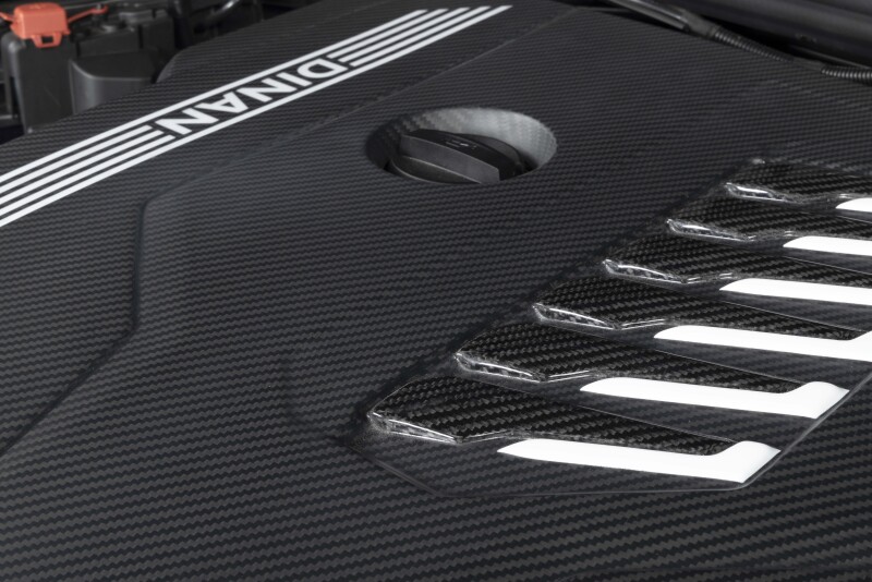 Dinan 19-26 BMW B58D (G01/G02/G20/G22/G23/G26/G42) Matte Carbon Fiber Engine Cover w/Gloss Accents - Image 2