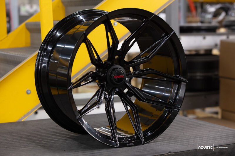 Vossen x Novitec NF11 22x12.5 - 5x114.3 BP - ET46 - Gloss Black Ferrari 812 Superfast/GTS Rear Wheel - Image 4