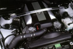 Dinan 97-03 BMW 525i/528i/530i/540i/M5 (E39) Aluminum Strut Tower Brace - Front - Image 4